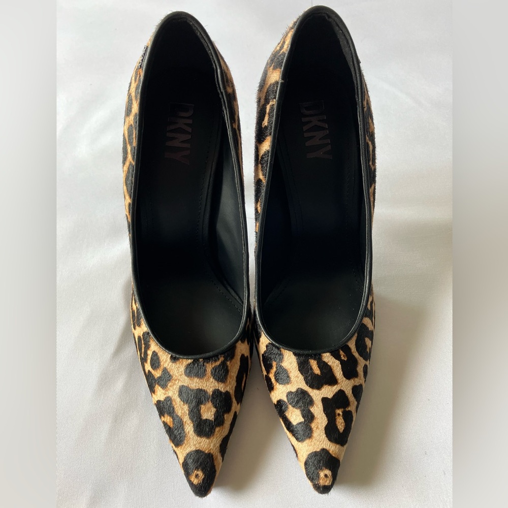 DKNY Women’s Carisa Slip-on Leopard Classic Pointed Toe Pump - Picture 5 of 15